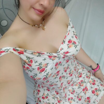 isabella_harris17 naked stripping on cam for live sex video chat