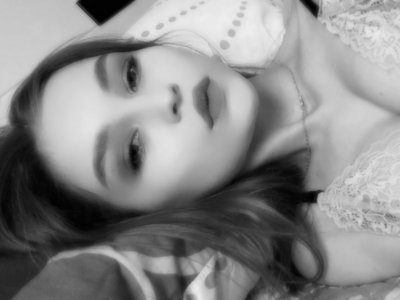 JeezyJool naked stripping on cam for live sex video chat