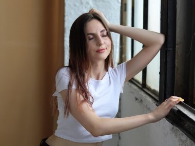 JekkieMoons naked stripping on cam for live sex video chat