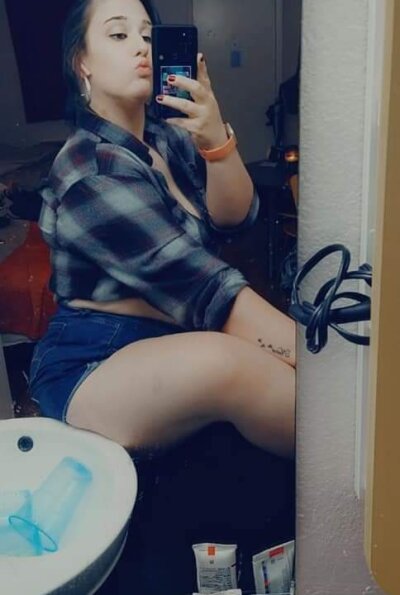 jennibook93 naked stripping on cam for live sex video chat