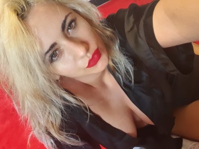 Jennifer24___ naked stripping on cam for live sex video chat