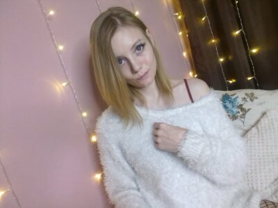 JennyYoung_ naked stripping on cam for live sex video chat