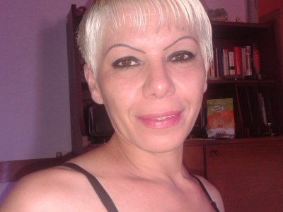 jona33 naked stripping on cam for live sex video chat