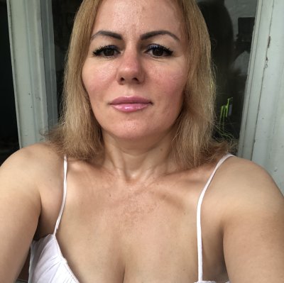 kabyra240980 naked stripping on cam for live sex video chat