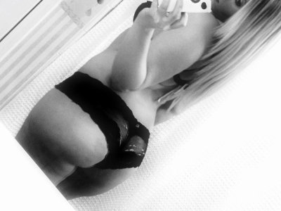 KillerKylie naked stripping on cam for live sex video chat