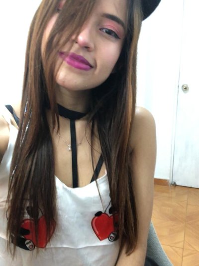 kyliesoft1 naked stripping on cam for live sex video chat