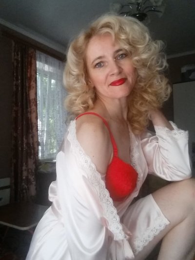 Ledy_di naked stripping on cam for live sex video chat
