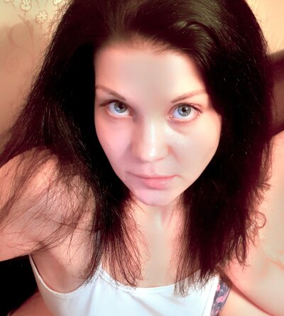 lil_dream naked stripping on cam for live sex video chat