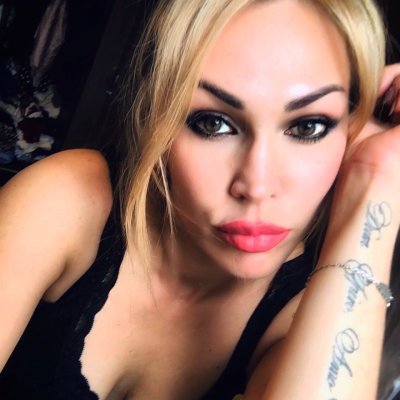 LilithMiles naked stripping on cam for live sex video chat
