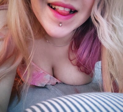 Lily_Meow naked stripping on cam for live sex video chat