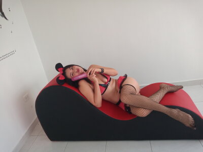 Lolitatraviesa naked stripping on cam for live sex video chat