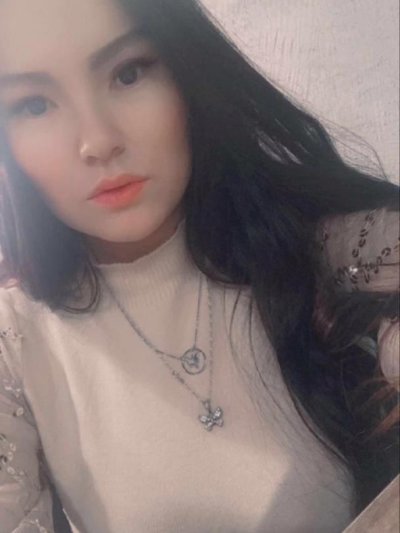 LuinaKii naked stripping on cam for live sex video chat
