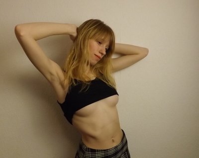 LustfulSarah naked stripping on cam for live sex video chat