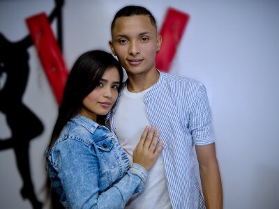 MadissonFtAngel naked stripping on cam for live sex video chat