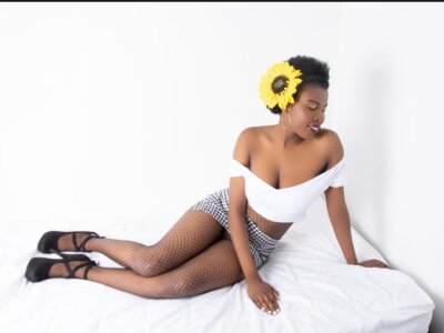 Magaharper10 naked stripping on cam for live sex video chat