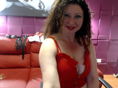 marylibone naked stripping on cam for live sex video chat
