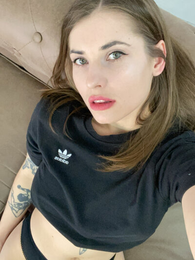 Mela_Cute naked stripping on cam for live sex video chat