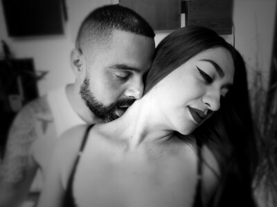 melanie_leon naked stripping on cam for live sex video chat