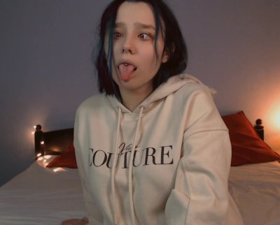 Mia_Robens naked stripping on cam for live sex video chat