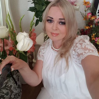 Mira42 naked stripping on cam for live sex video chat