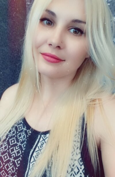 Mira_horny naked stripping on cam for live sex video chat