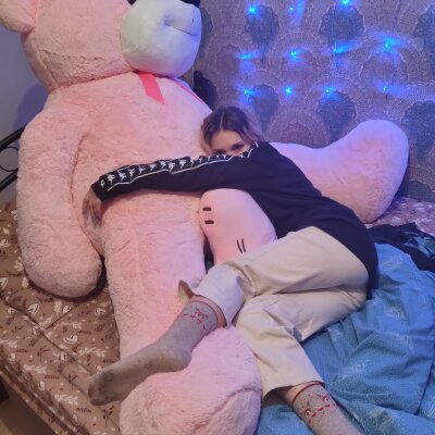 Morrigan_Veill naked stripping on cam for live sex video chat