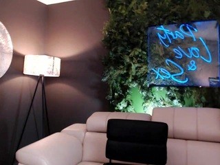 My name is Alice naked Live Sex Chat Room