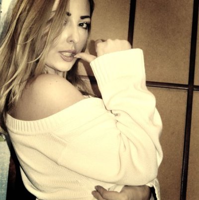 NakeDream naked stripping on cam for live sex video chat