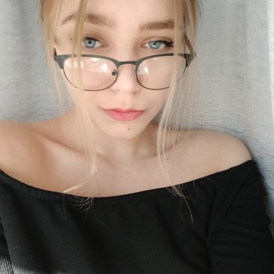Nami_shoolgirl naked stripping on cam for live sex video chat