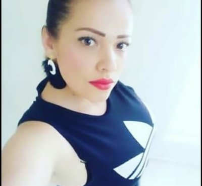 NatalyGolden naked stripping on cam for live sex video chat