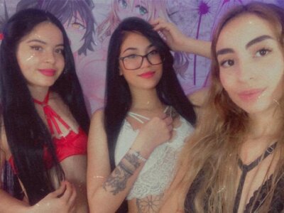 Naughtygirls21 naked stripping on cam for live sex video chat