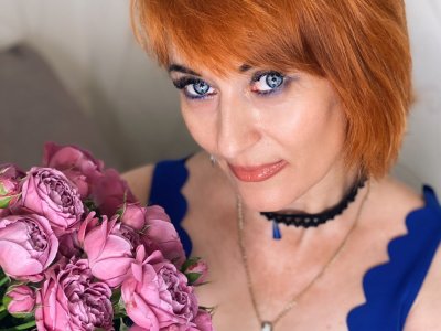 naughtymilane naked stripping on cam for live sex video chat