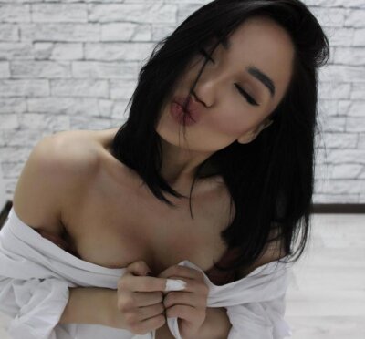 nora_kai naked stripping on cam for live sex video chat