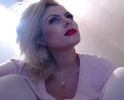 OrdinaryBitch_69xoxo naked stripping on cam for live sex video chat
