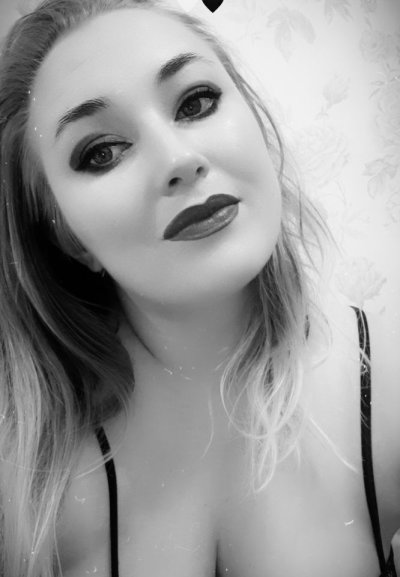 Pink_Pussy77 naked stripping on cam for live sex video chat