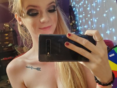 RaeleenMay naked stripping on cam for live sex video chat