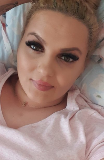 RavishingJenna naked stripping on cam for live sex video chat