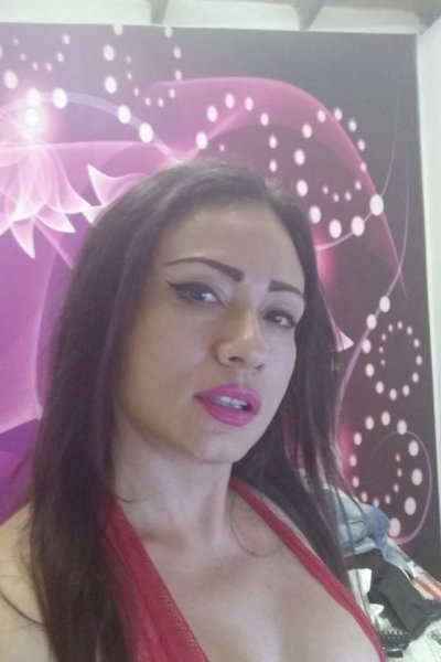 ReinaEsmeralda_ naked stripping on cam for live sex video chat