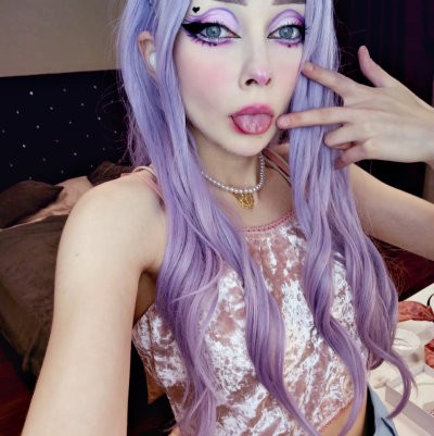 RizaBrook naked stripping on cam for live sex video chat