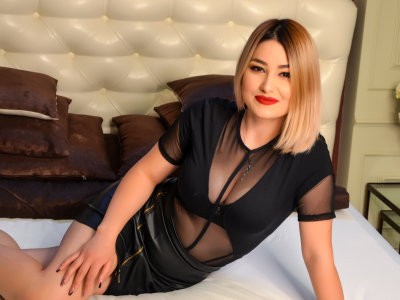 Roxy_Jane naked stripping on cam for live sex video chat