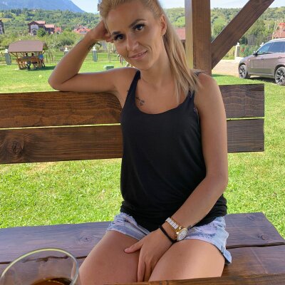 Sara1717 naked stripping on cam for live sex video chat
