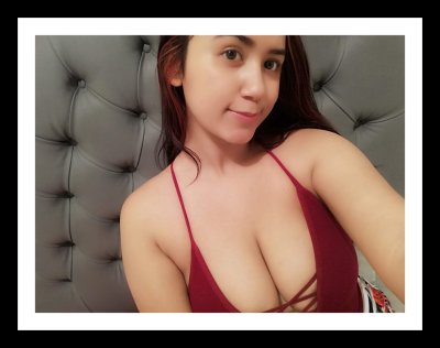 _Scarlett naked stripping on cam for live sex video chat