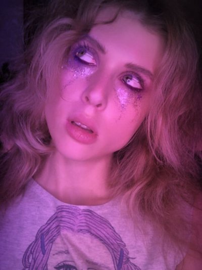 ScarlettSin naked stripping on cam for live sex video chat