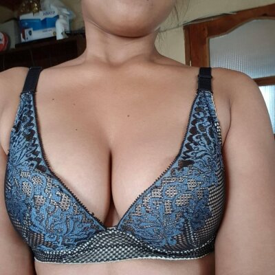 secretaire4247 naked stripping on cam for live sex video chat