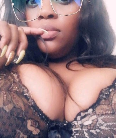 seductivelolie naked stripping on cam for live sex video chat
