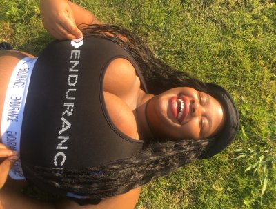Sessybianca naked stripping on cam for live sex video chat