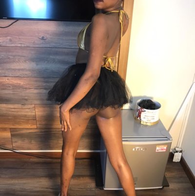 shayla_ebony naked stripping on cam for live sex video chat