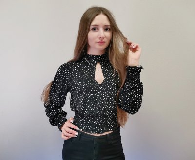 ShylaLa naked stripping on cam for live sex video chat