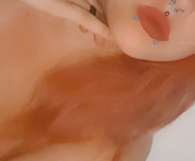 Sklavinisa naked stripping on cam for live sex video chat