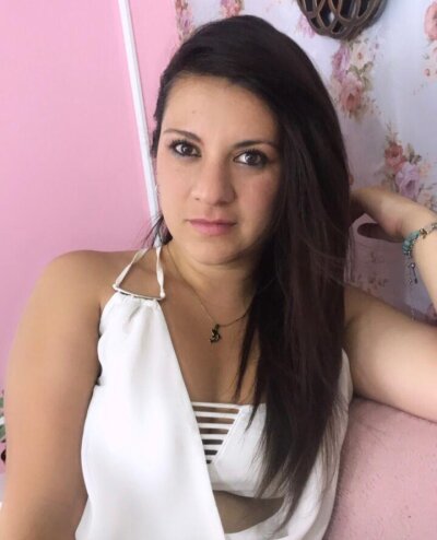 Sophie-Emily naked stripping on cam for live sex video chat